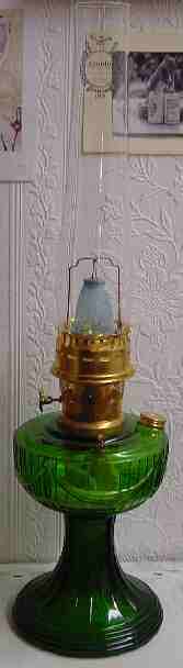 Aladdin Green SLD Oil Lamp with Brass Hardware-8884